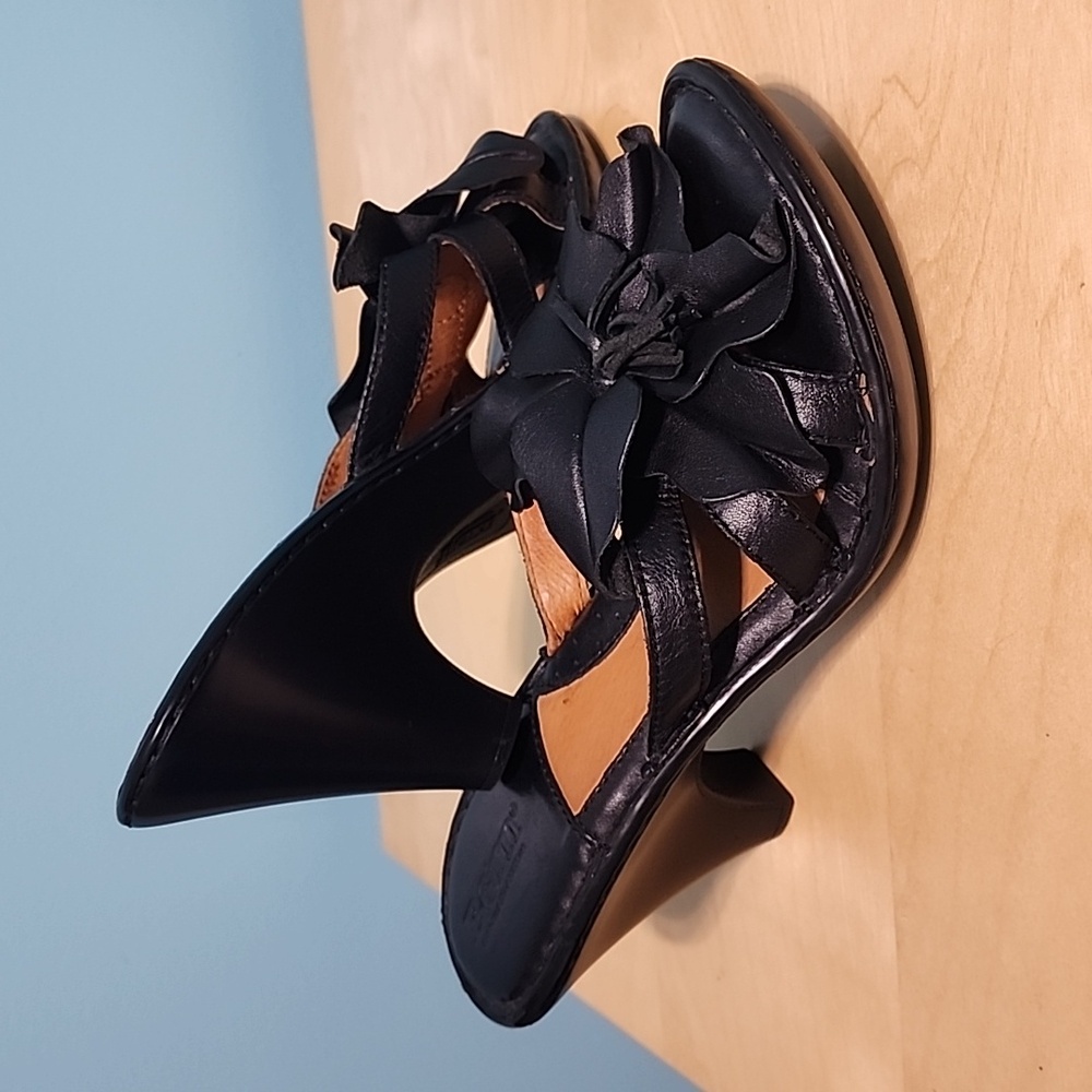 BORN Flower Black Leather Sandals, Size 7